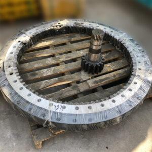 XCG240LC-8-slewing-ring-AL-359240